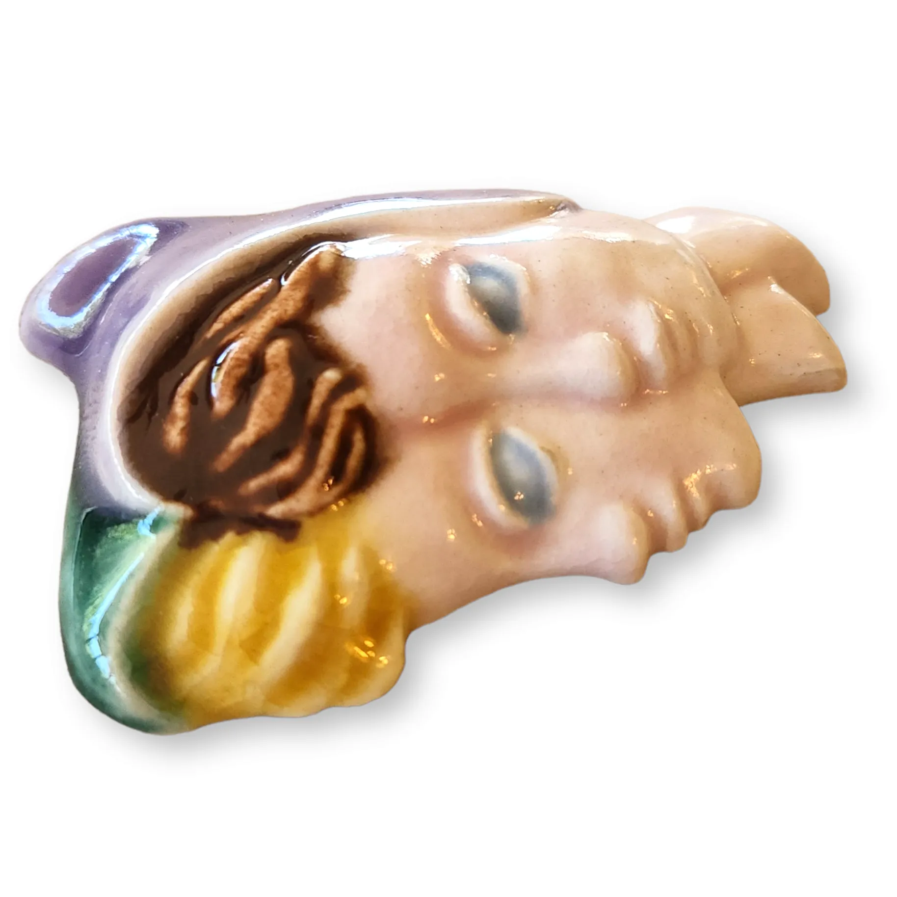 1940s Two Women in Bonnets Ceramic Brooch