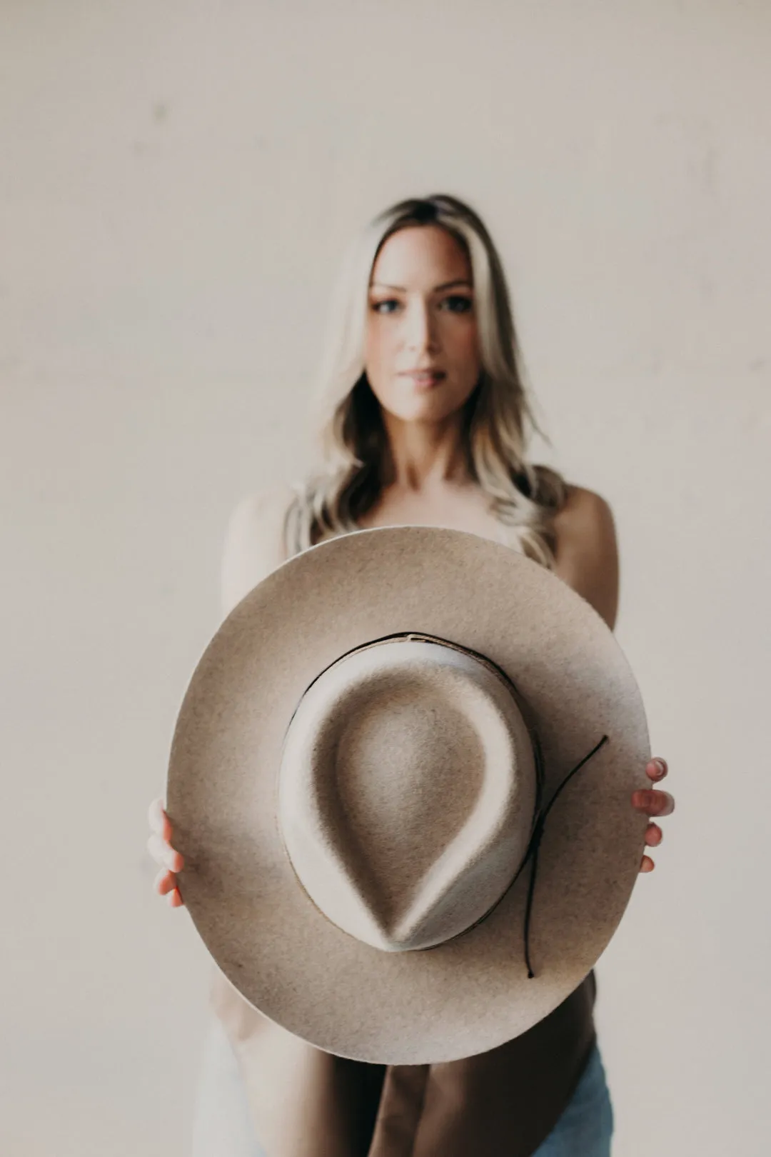 Avery Upturned Rancher