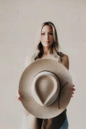 Avery Upturned Rancher