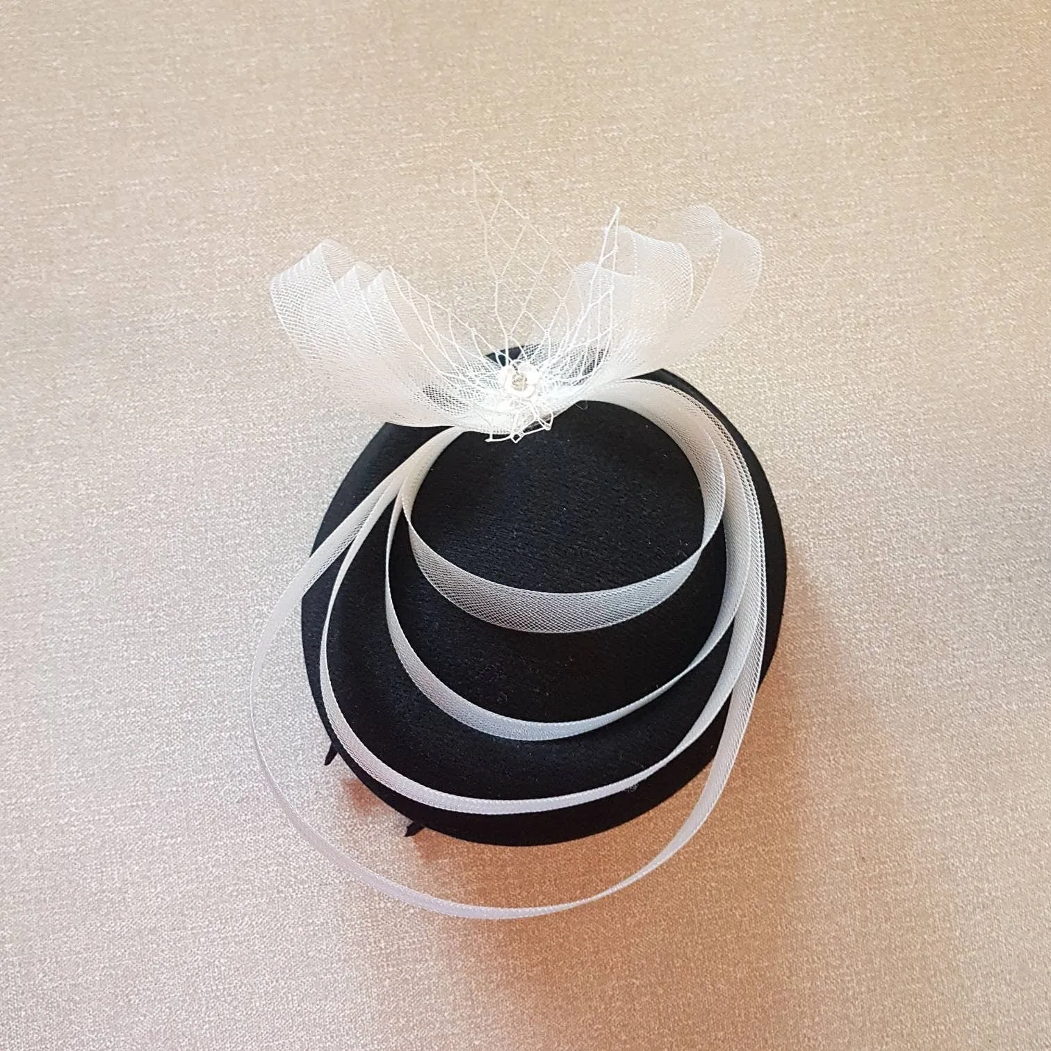 BLACK HAT FASCINATOR,40s 50s #Black and White or Ivory crin loops and netting Hat fascinator Race,Cocktail,Ladies day,Ascot hat fascinator