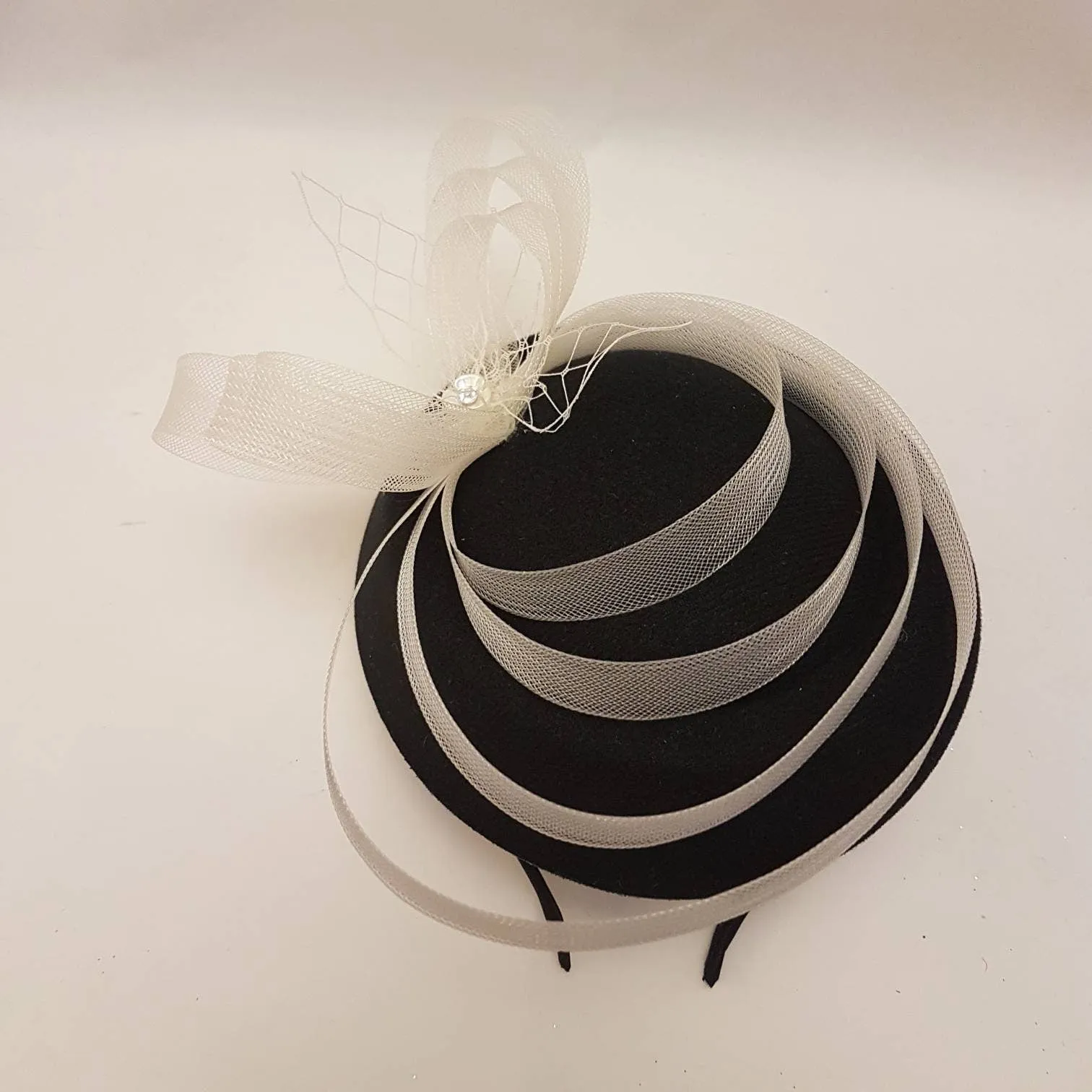 BLACK HAT FASCINATOR,40s 50s #Black and White or Ivory crin loops and netting Hat fascinator Race,Cocktail,Ladies day,Ascot hat fascinator