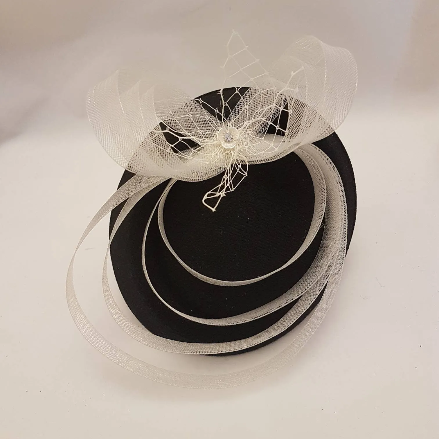 BLACK HAT FASCINATOR,40s 50s #Black and White or Ivory crin loops and netting Hat fascinator Race,Cocktail,Ladies day,Ascot hat fascinator