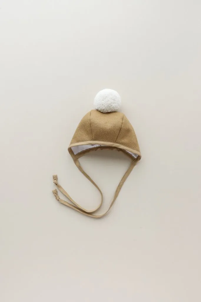 Camel Pom Bonnet