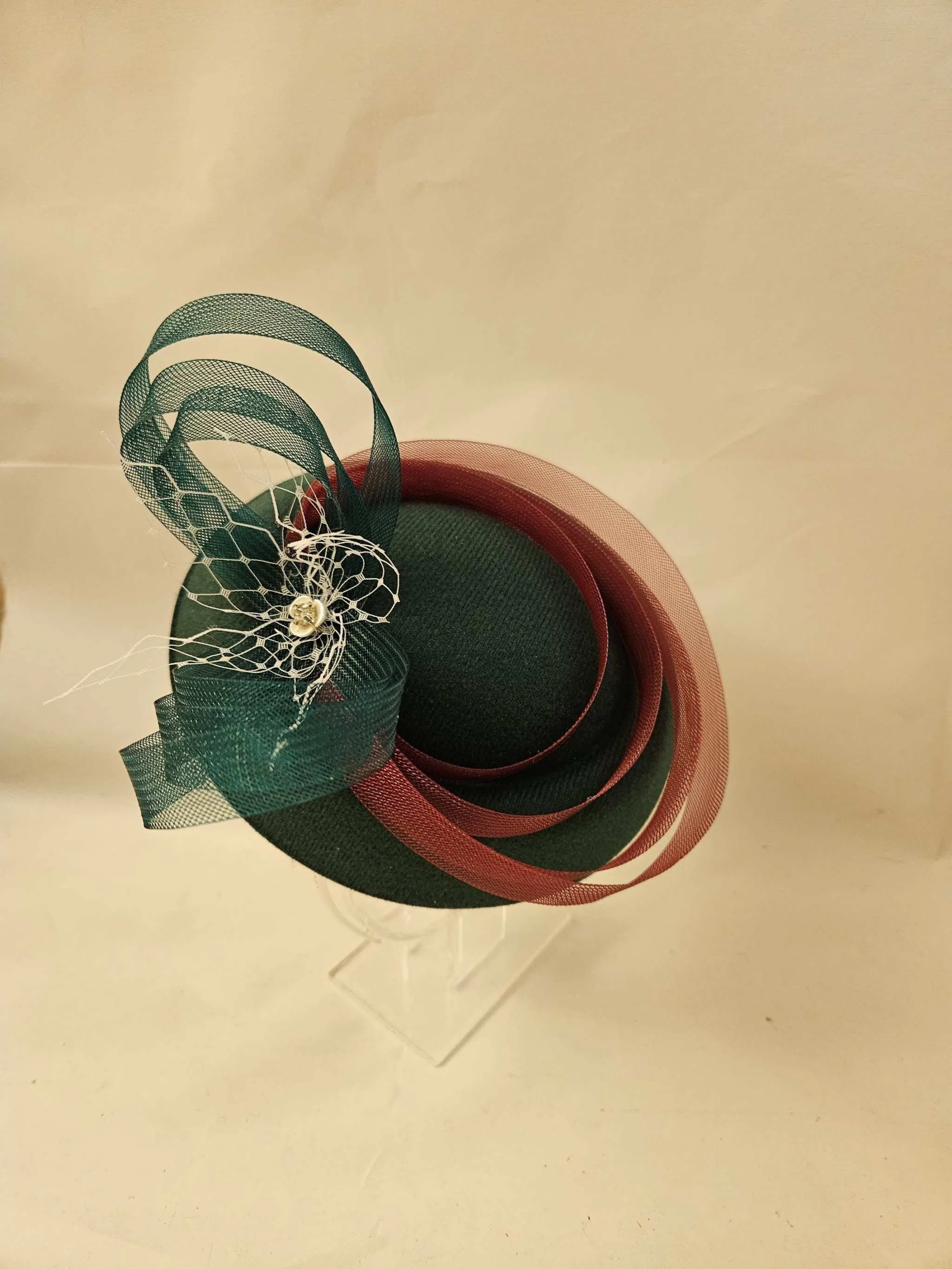 GREEN & MAROON Winter fascinator Hat Green Felt like pillbox Hat Fascinato hatinator, Race Cocktail, Ascot, Cocktail Hat Wedding headpiece '