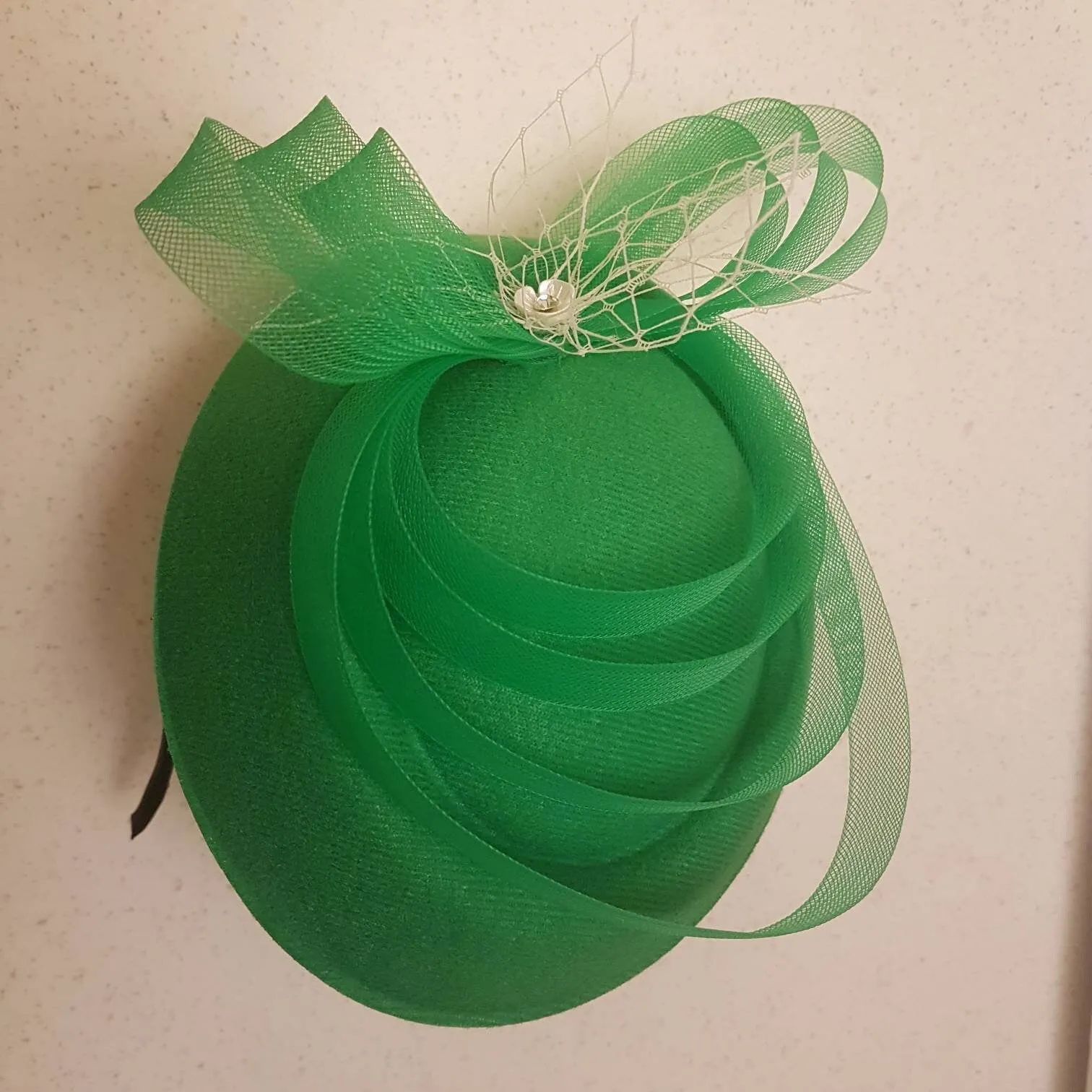 GREEN fascinator Hat 40s 50s Green Felt like pillbox Hat Fascinator Green hatinator, Race Cocktail, Ascot, Cocktail Hat Wedding headpiece '